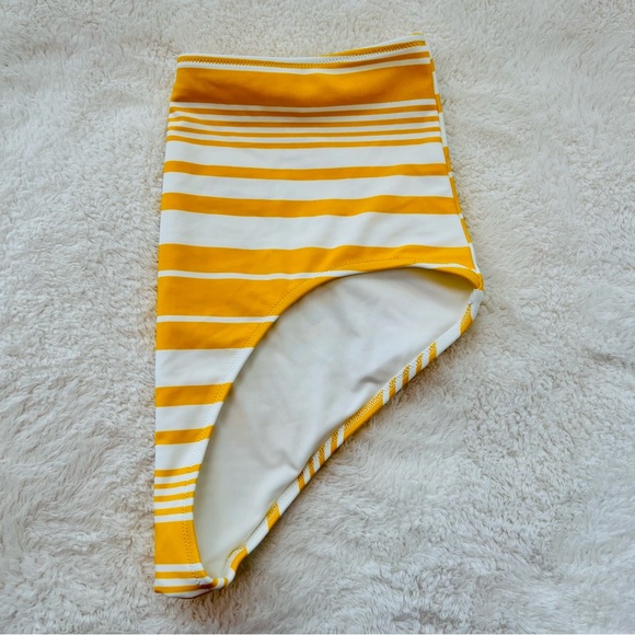 Aerie Yellow and White Hi Waisted Bikini Bottoms ☀️ - Picture 3 of 5